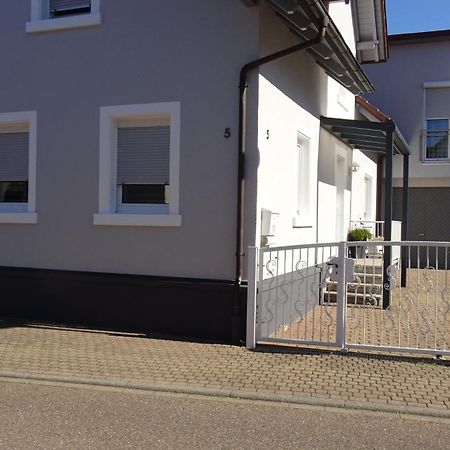Schwarz-Weiss Rust Exterior foto